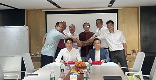 A strong alliance in the fields of new energy and sunshade technology